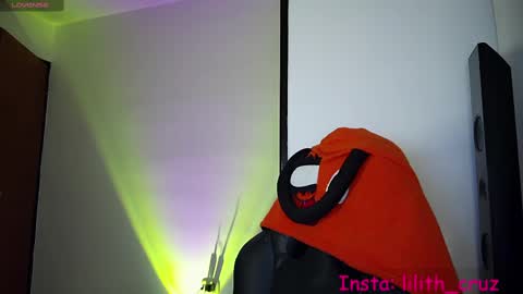 Snapshot of lilith_cruzz chatting on March 7, 4:13 am Lilith online show from March 7, 4:13 am