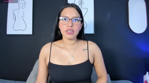 Lili  online show from December 30, 11:59 am