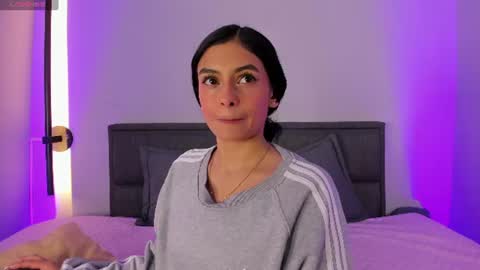 Lili petit  online show from June 23, 12:36 pm