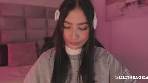 lilith_sage_ online show from March 18, 7:52 pm