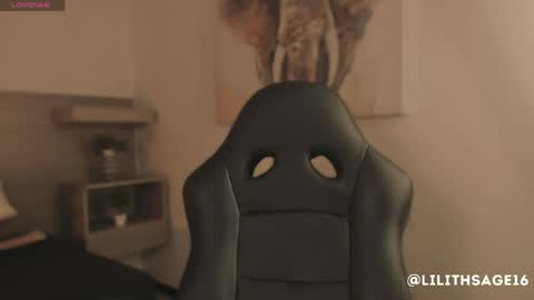 lilith_sage_ online show from May 7, 8:12 pm