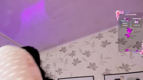 Snapshot of lilith_thompson chatting on September 23, 2:04 pm lilith_thompson online show from September 23, 2:04 pm