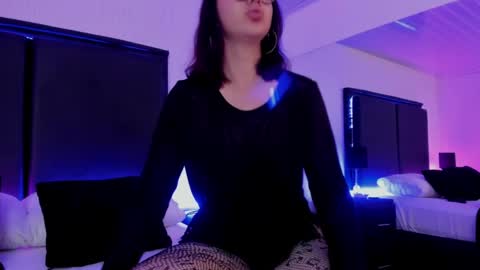 LilithBluum  online show from April 8, 1:57 pm