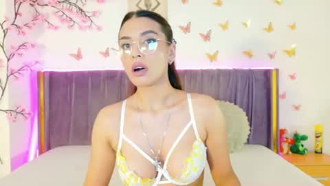 Lily online show from June 12, 9:50 am