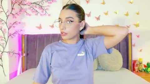 Lily online show from May 18, 9:48 am