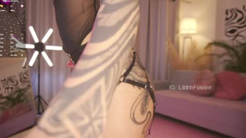 Lili  online show from May 23, 9:57 pm