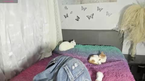Snapshot of lilithintheeden chatting on October 17, 11:19 pm Lilith online show from October 17, 11:19 pm