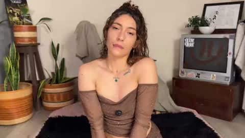Lele online show from June 18, 1:18 am
