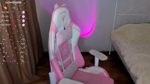 Melanie online show from January 17, 8:44 am