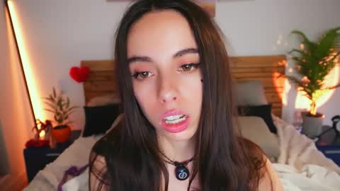 Lill Dayna online show from May 23, 2:15 pm