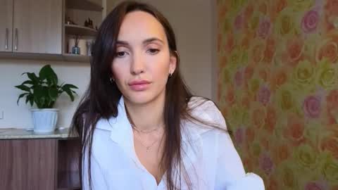 Lillian online show from October 11, 10:53 am