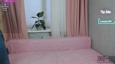 Lillian online show from January 2, 10:26 am