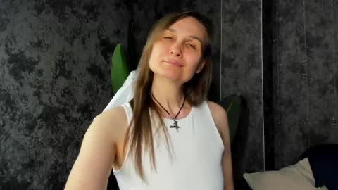 lillian_white1 online show from May 5, 1:30 am