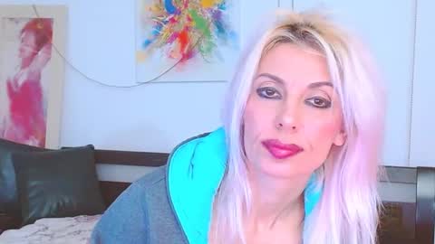 Lara online show from January 16, 6:48 pm