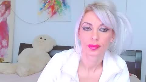 Lara online show from February 4, 2:14 am