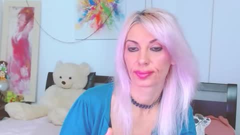 Lara online show from November 6, 3:56 am