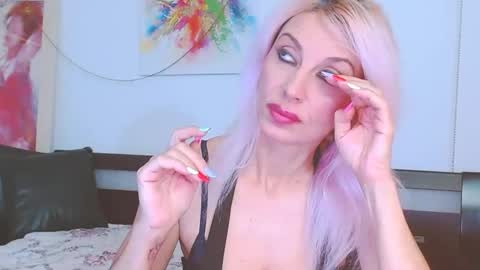Lara online show from January 18, 7:04 pm