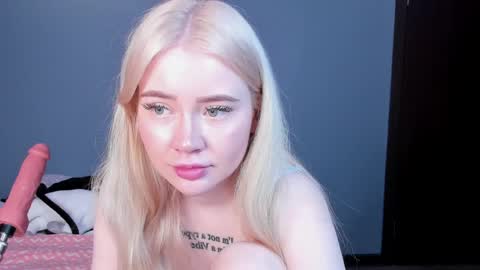 lillie_berry online show from May 2, 5:22 am