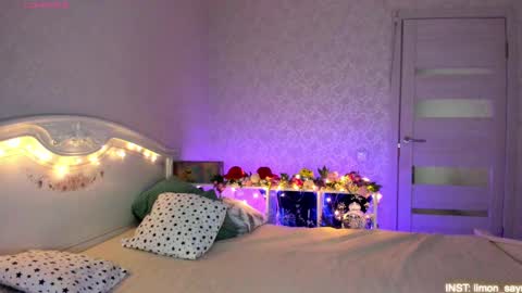 LilliMoore online show from May 24, 12:42 am