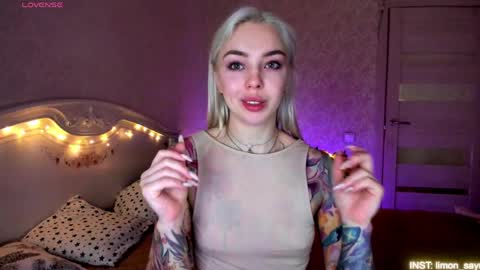 LilliMoore online show from May 3, 12:03 am