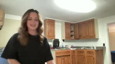lilly_adams88 online show from May 8, 11:28 pm