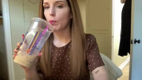 lilly_adams88 online show from May 13, 11:32 pm
