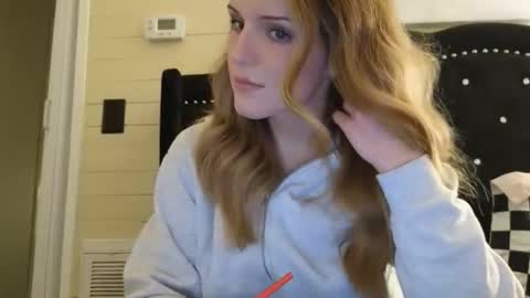 lilly_adams88 online show from May 6, 3:54 am