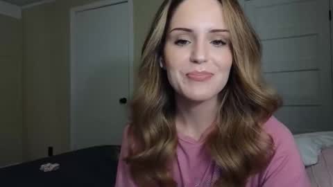 lilly_adams88 online show from May 4, 3:21 am