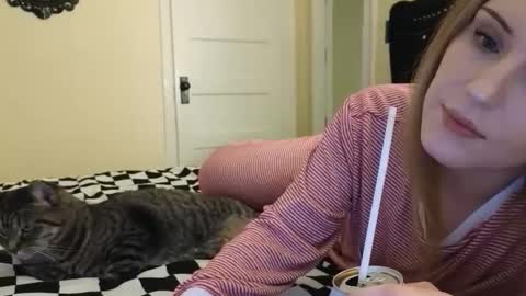 lilly_adams88 online show from May 5, 3:31 am