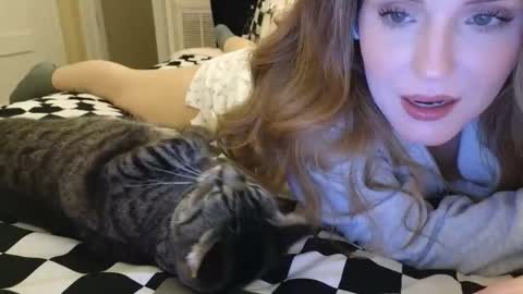 lilly_adams88 online show from May 18, 4:07 am