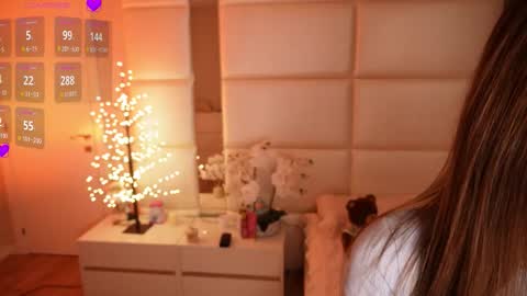 Lilly Colins online show from March 12, 7:27 pm