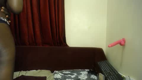 Des online show from February 11, 7:04 pm