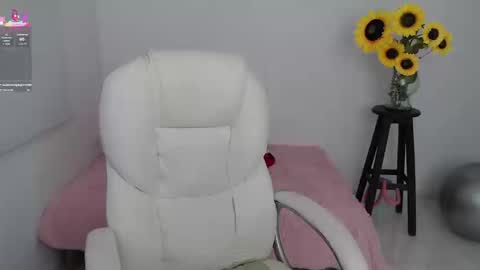 Lilly online show from September 19, 2:27 pm