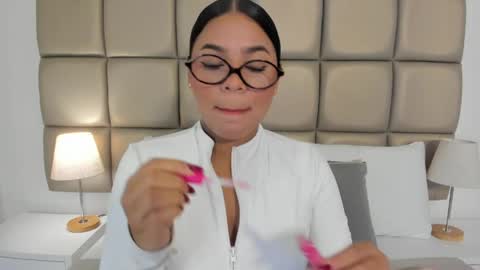 Lilly  online show from May 27, 3:47 am