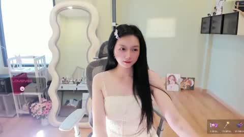 lillycn online show from April 6, 6:25 am