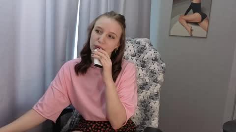 LillyFan X online show from May 17, 4:11 am