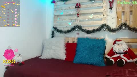 Snapshot of lillytitsxxx chatting on December 2, 7:14 pm Lilly online show from December 2, 7:14 pm