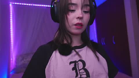 Lilou online show from May 15, 7:49 pm