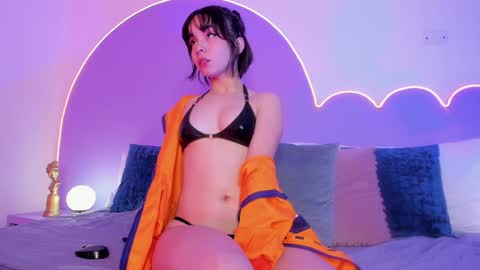 Lilou online show from December 6, 11:44 am