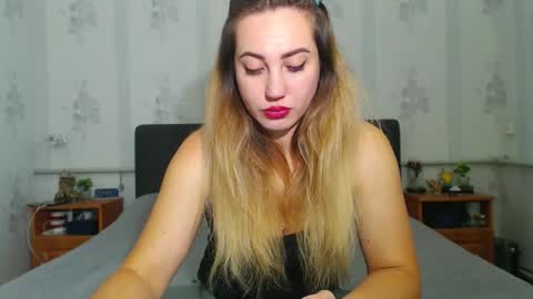 lilu_cute25 online show from November 24, 8:44 pm