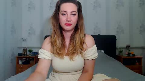 lilu_cute25 online show from May 19, 7:21 pm