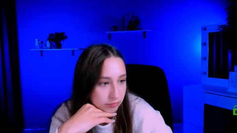 lilu_pink online show from October 3, 12:43 pm