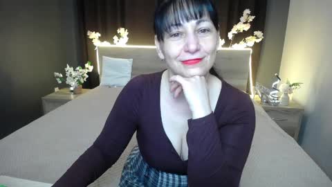 lilugrants online show from May 13, 6:57 pm