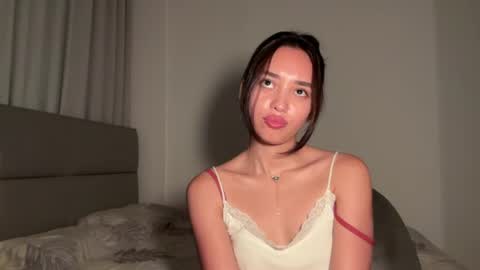 Lily online show from June 11, 9:33 pm