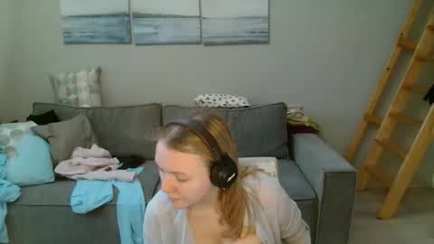 Lily dollyx online show from November 1, 12:42 pm