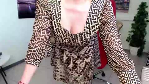 Lily online show from March 6, 8:20 am