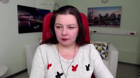 Lily online show from February 9, 8:27 am