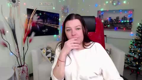 Lily online show from December 16, 7:36 am