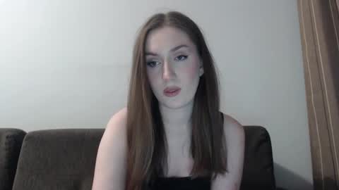 lily_love_x online show from December 7, 11:23 pm