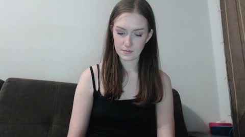 lily_love_x online show from May 14, 10:48 pm